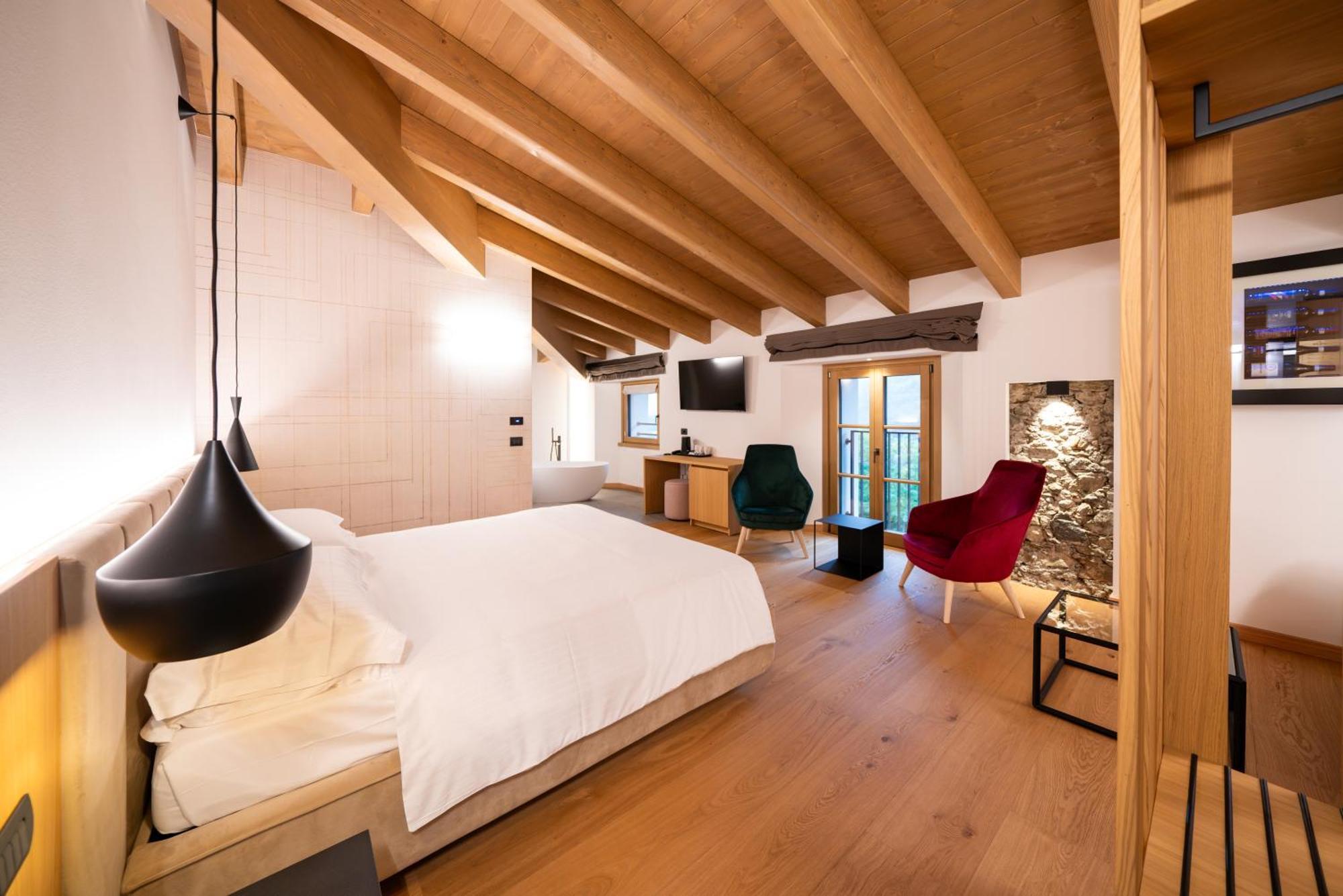 Wine Hotel San Carlo - Relais & Spa - Boutique Hotel Chiuro Esterno foto
